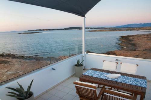 Thalassa Seafront Brand New 1bd House In Naousa