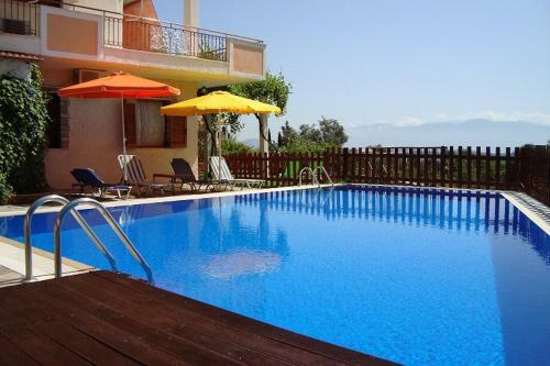 Villa's Ground Floor Apartment With 60 Qm Swimming Pool