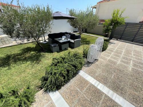Athina's Apartments & Studio