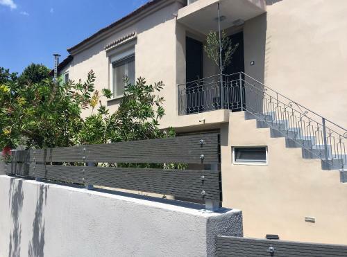 Athina's Apartments & Studio
