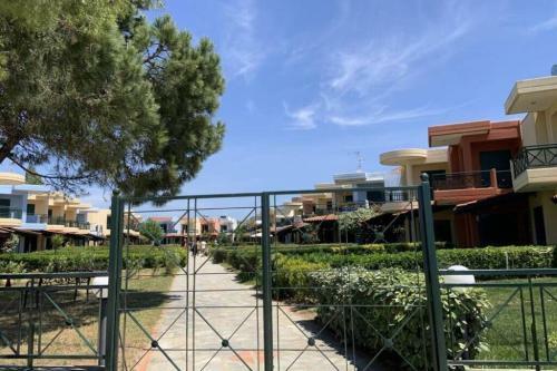 Tetis Seafront Maizonette