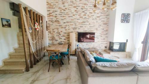 Nikiti Beach House, 2 Mins To The Sea