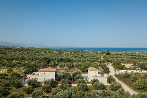 Villa Prima - With Private Heated Pool & Jacuzzi