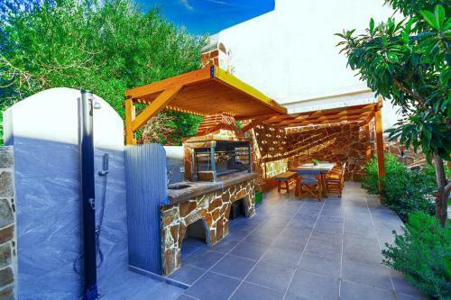 Bitsakis Family - Paleochora Luxury Villa
