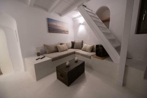 Astrea Suites Notus Dome House