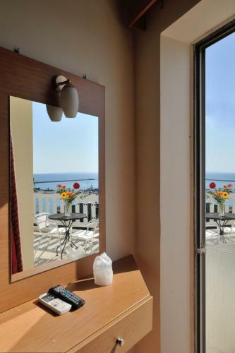 Adonis City Hotel