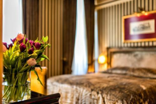 Maison Grecque Hotel Extraordinaire