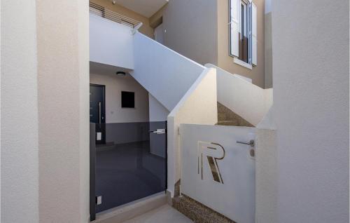 Amazing Apartment In Gajac With 2 Bedrooms