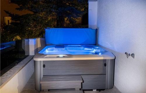 Amazing Apartment In Ribarica With 2 Bedrooms