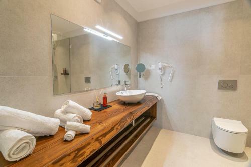 Hotel F & S Lounge Suites