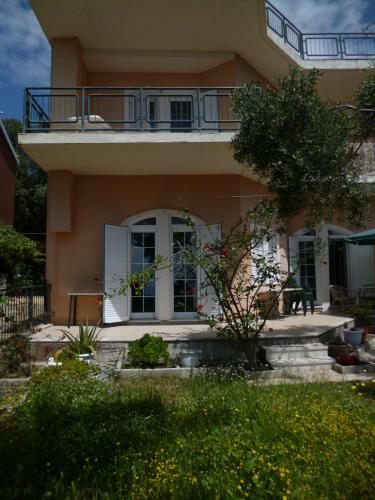 Villa Deskas House. Two Floor Apartment With Excellent View