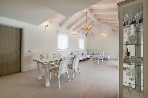 Villa Valtos Apartments