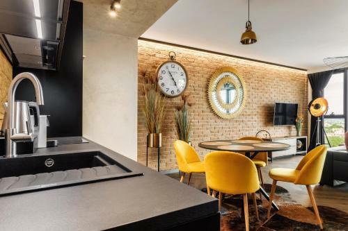 Unia Suites - Apartament Z Basenem I Widokiem Na Centrum Lublina