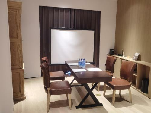 Thetang Hotel