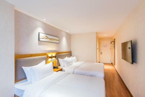 Urba Hotel Huayuan Subway Station