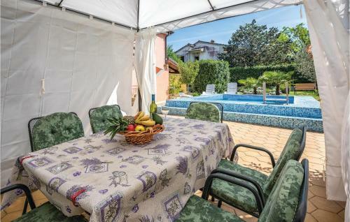 Apartment Zbandaj V