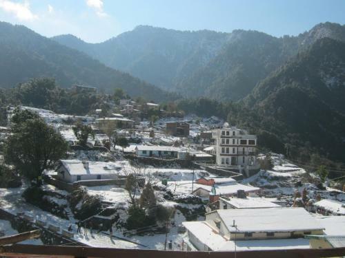 Lodge Jfr Pangot Nainital