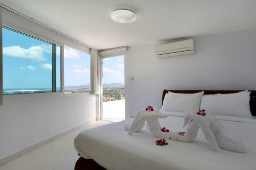 Villa Beyond-namaste 15 Bedroom Fully Staffed Seaview Villa