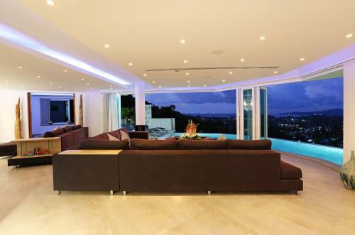 Villa Beyond-namaste 15 Bedroom Fully Staffed Seaview Villa