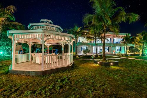 Villa Saffronstays Palm Paradise