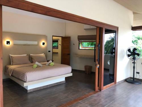 Baan Thamarchat 3 Villas 13 Bedrooms & Shala