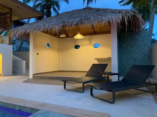 Baan Thamarchat 3 Villas 13 Bedrooms & Shala