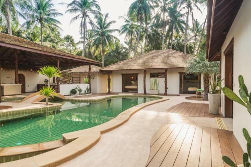 Baan Thamarchat 3 Villas 13 Bedrooms & Shala
