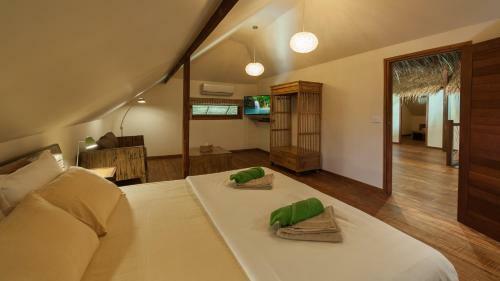 Baan Thamarchat 3 Villas 13 Bedrooms & Shala