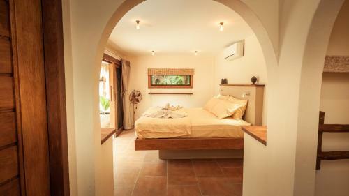 Baan Thamarchat 3 Villas 13 Bedrooms & Shala