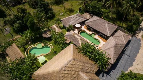 Baan Thamarchat 3 Villas 13 Bedrooms & Shala