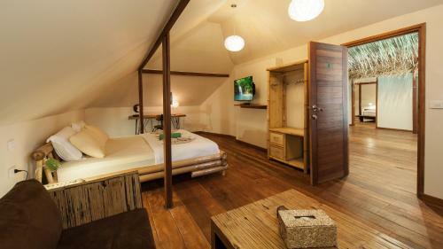 Baan Thamarchat 3 Villas 13 Bedrooms & Shala
