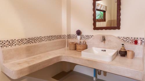 Baan Thamarchat 3 Villas 13 Bedrooms & Shala