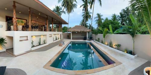 Baan Thamarchat 3 Villas 13 Bedrooms & Shala