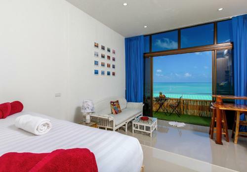 Phuket Beachside