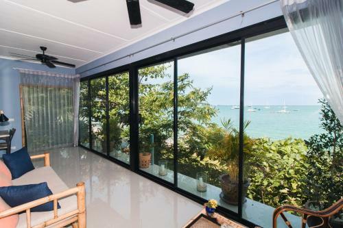 Phuket Beachside