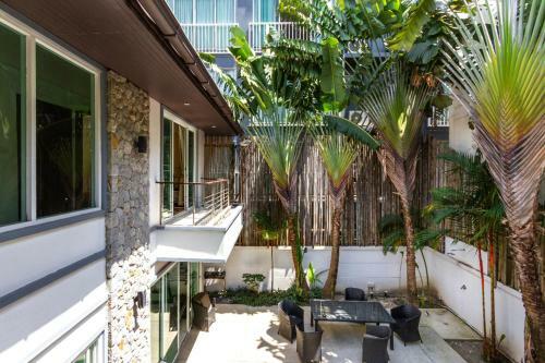 Walk 700m To Kamala Beach Comfortable And Spacious Two-story Villa