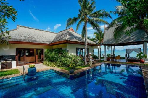 4 Bedroom Beachfront Villa Rose