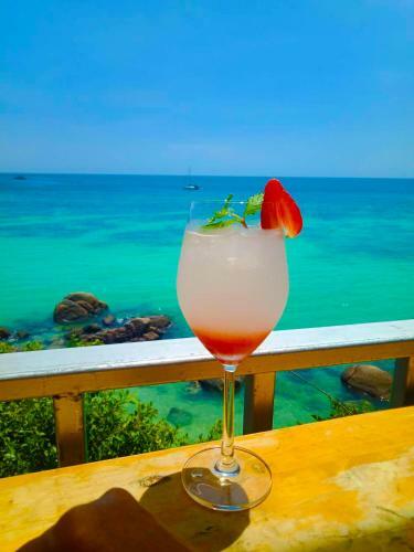 Hotel Chareena Hill Beach Resort