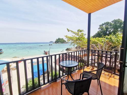 Sunrise Beach House: Private House