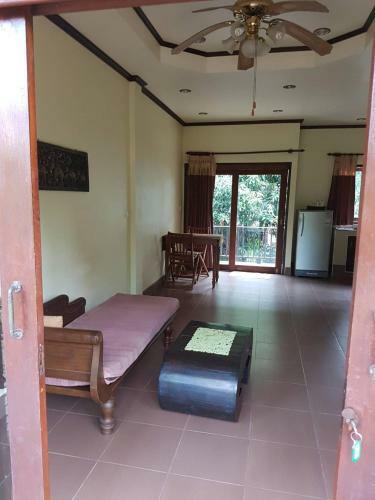Hostal Niracha Chaweng House