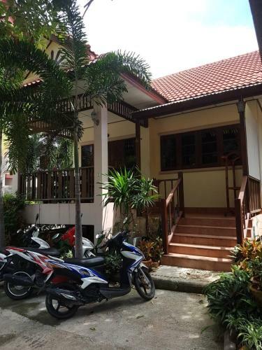 Hostal Niracha Chaweng House
