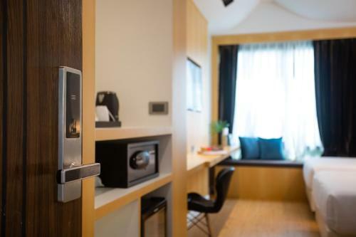 Hotel The Canale Samui Resort - Sha Extra Plus