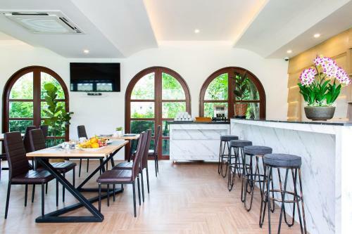 Hotel The Canale Samui Resort - Sha Extra Plus