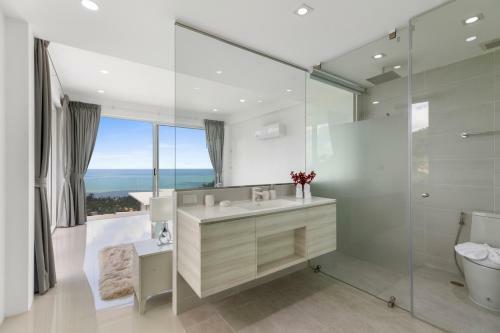 Emerald Villa 3 Br Sea Views