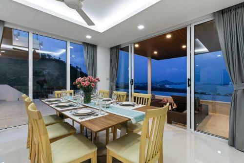 Emerald Villa 3 Br Sea Views