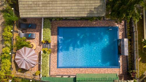 Private Poolvilla Mit Wasserfall