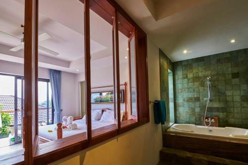 5 Bedroom Seaview Villa Lamai