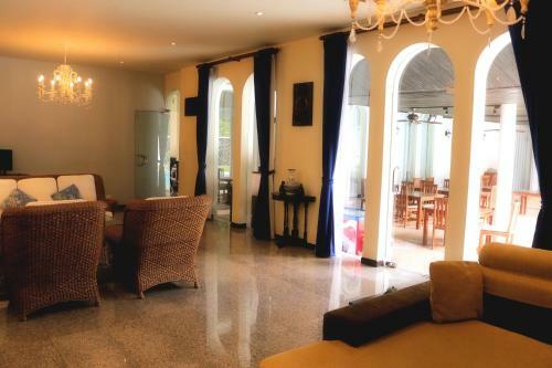Villa Chalong Palm Residence