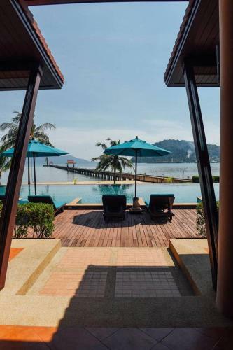 Stunning Seaview Apartment - Infinity Pool