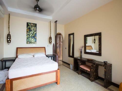 5 Bedroom Seafront Villa Phanghan